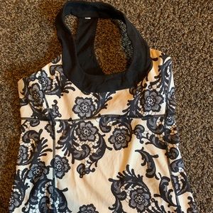 Lululemon scoop neck tank